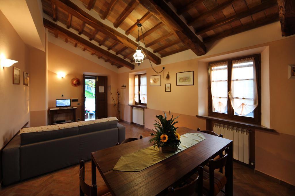 Agriturismo Bagnaia San Quirico dʼOrcia Habitación foto